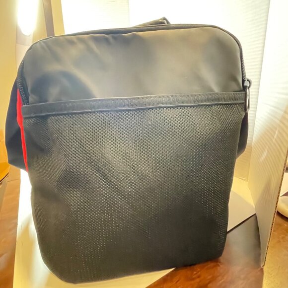 Nike Red & Black Duffle Bag With White Logo 2503 Cu In Capacity Durable Polyeste - Picture 7 of 16